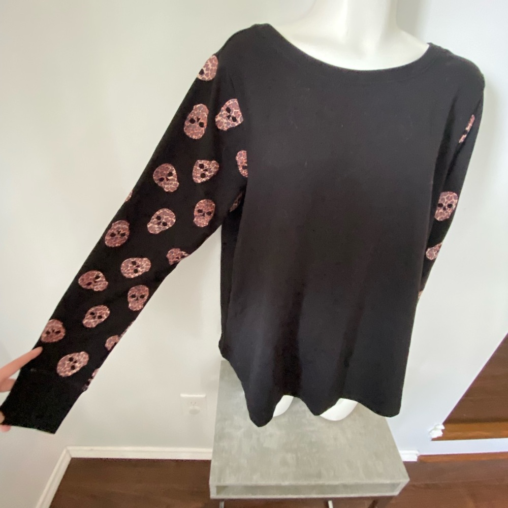Long-sleeve Torrid Top with Leopard-Print Skulls